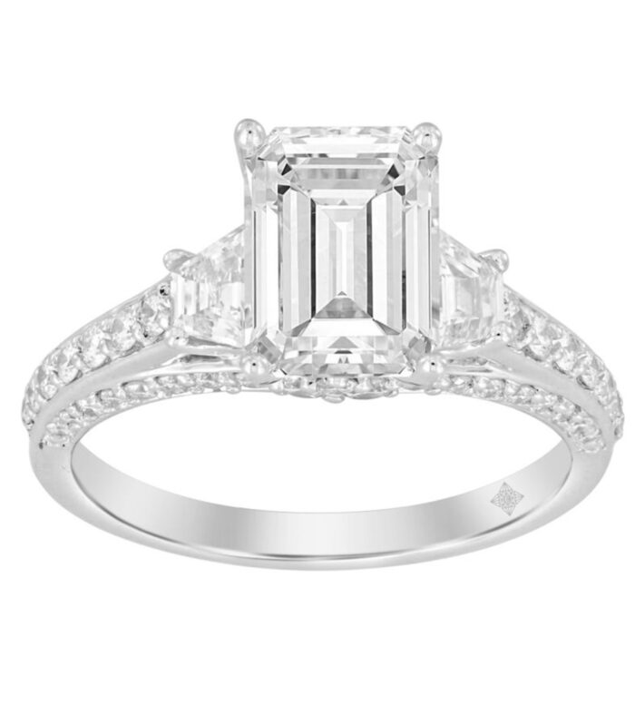 LADIES RING 3CT ROUND/EMERALD/TRAPEZOID DIAMOND 14K WHITE GOLD (CENTER STONE EMERALD DIAMOND 2CT )