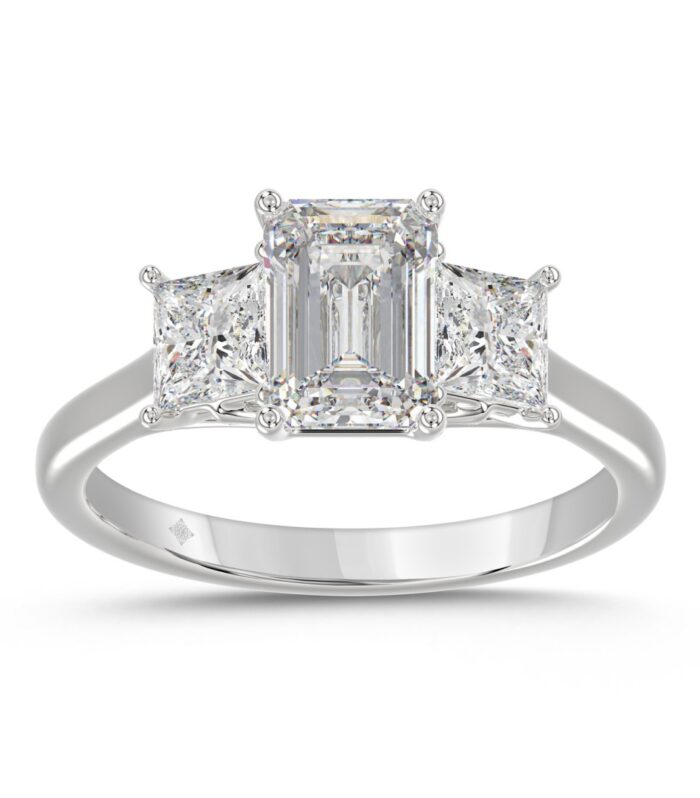 14K WHITE GOLD 2 5/8CT EMERALD/PRINCESS DIAMOND LADIES RING (CENTER STONE EMERALD DIAMOND 1 1/2CT)